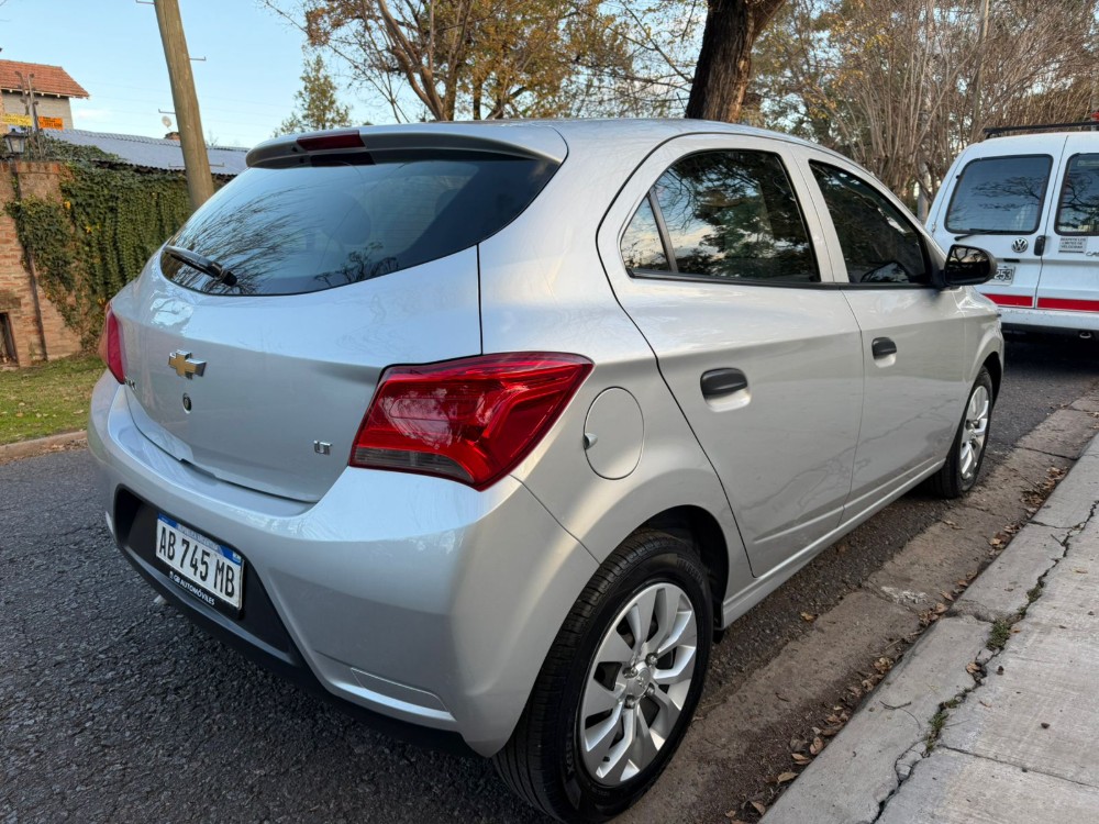 Chevrolet Onix LT — foto 4